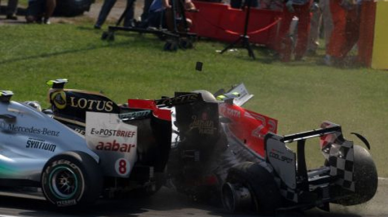 Vitantonio Liuci saduras ar Niko Rosberga formulu
Foto: AFP/Scanpix