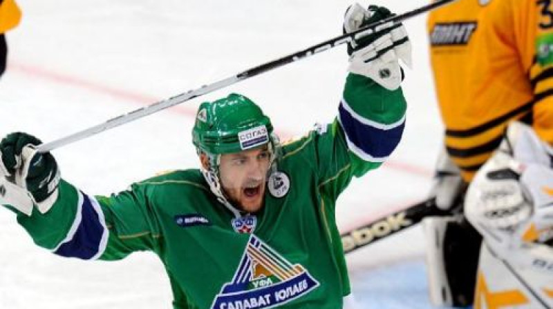 Ufas ''Salavat Yulaev'' sezonu sākusi ar fantastisku trīs vārtu deficīta atspēlēšanu
Foto: KHL