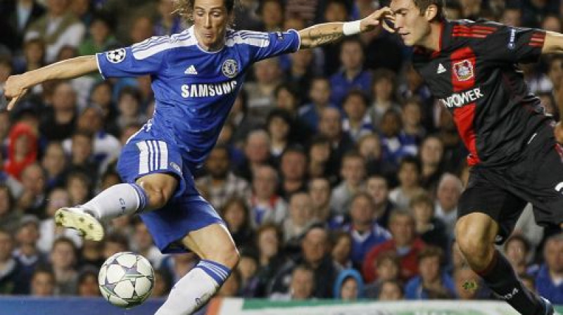 Fernando Toress (pa kreisi) piespēlēja abos "Chelsea" vārtu guvumos
Foto: AP/Scanpix