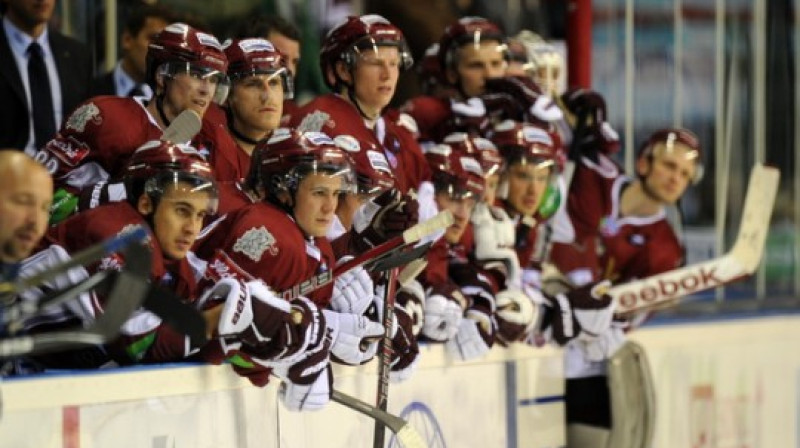 Neviens no viņiem neiet laukumā zaudēt. Cits jautājums - tie otri domā, spēlē un arī grib uzvaras...

Foto: Romāns Kokšarov, F64, SA+