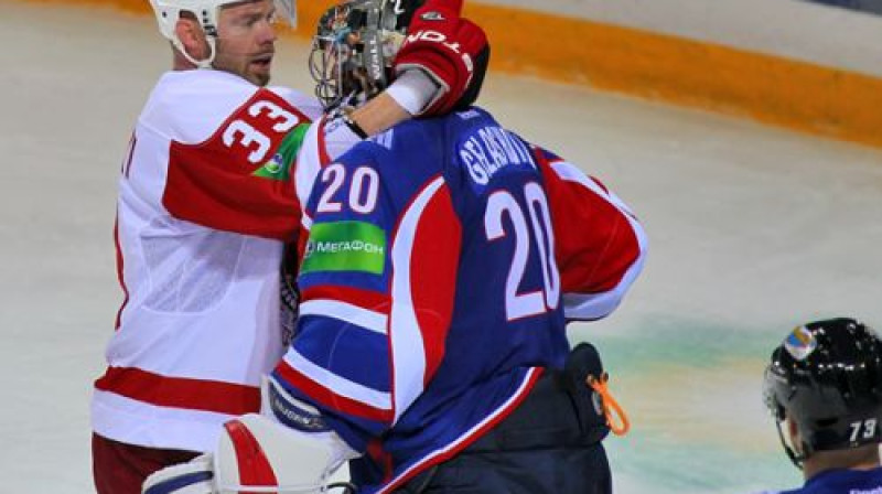 Džeremijs Jablonskis pret Georgiju Gelašvilli
Foto: metallurg.ru