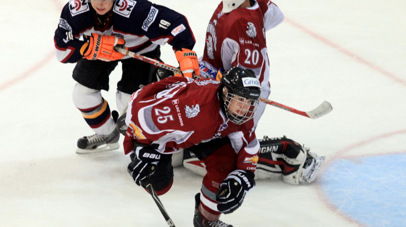 Deniss Baškatovs (no kreisās) 
Foto: Mārtiņš Aiše