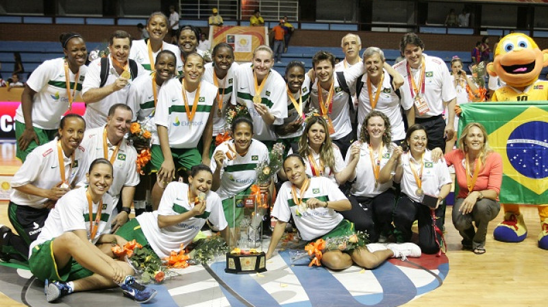 Brazīlijas sieviešu basketbola valstsvienības triumfs 20. Ameriku čempionātā Kolumbijā
Foto: www.fibaamericas.com