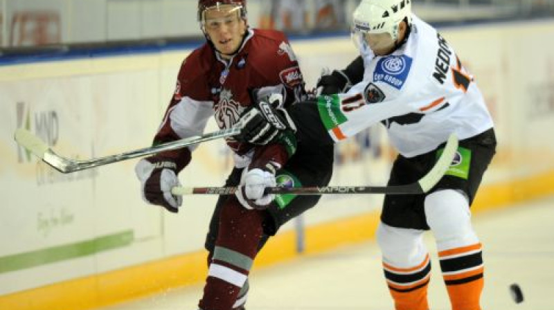 Mājās jāpaliek arī Gintam Meijam
Foto: Romāns Kokšarovs, Sporta Avīze, f64
