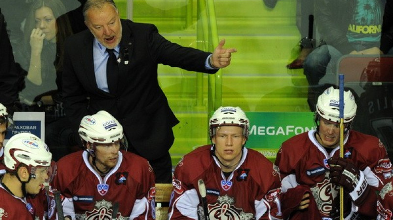Peka Rautakalio pagaidām nav atradis īstos vārdus, kā spārnot komandu uzvarām.
Foto: Romāns Kokšarovs, Sporta Avīze/F64 Photo Agency