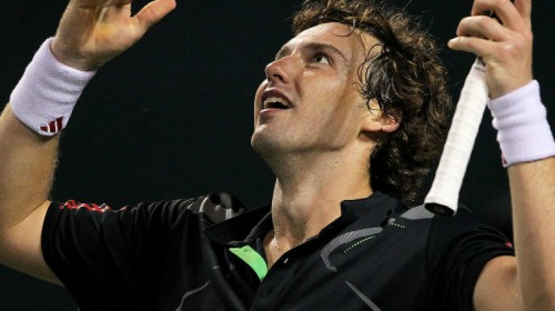 Ernests Gulbis sāk lēnām demonstrēt profesionāla un pieauguša tenisista attieksmi...

Foto: ATP