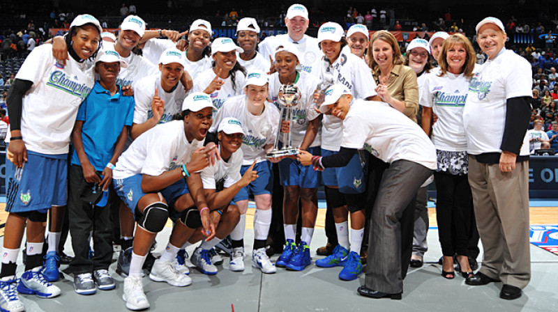 "Minnesota Lynx" basketbolistes 2011. gada oktobrī pirmo reizi uzvarēja WNBA čempionātā
Foto: www.wnba.com