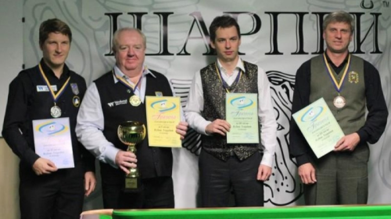 No kreisās: turnīra laureāti Sergejs Isajenko, Alans Trigs, Pēteris Strazdiņš un Romans Popovs
Foto: billiard.net.ua