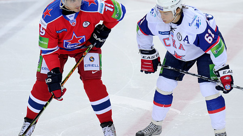 Aleksejs Jašins (no kreisās) un CSKA iekļuva Gagarina kausā. Tagad centīsies izvairīties no SKA
Foto: cska-hockey.ru