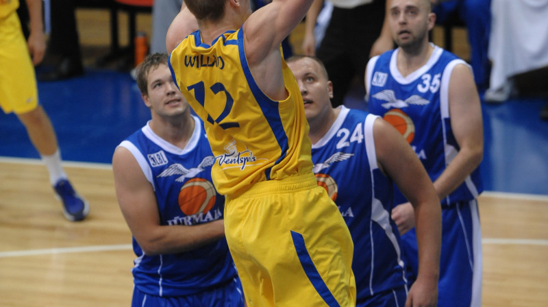 Sems Vilards nepārspēts palika cīņā zem groziem
foto:bkventspils.lv