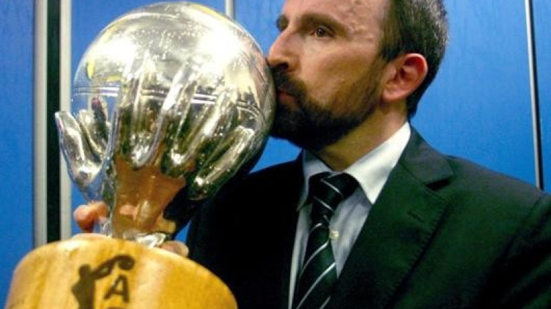 Treneris Hoans Plaza kopā ar "Real Madrid" uzvarēja ACB čempionātā