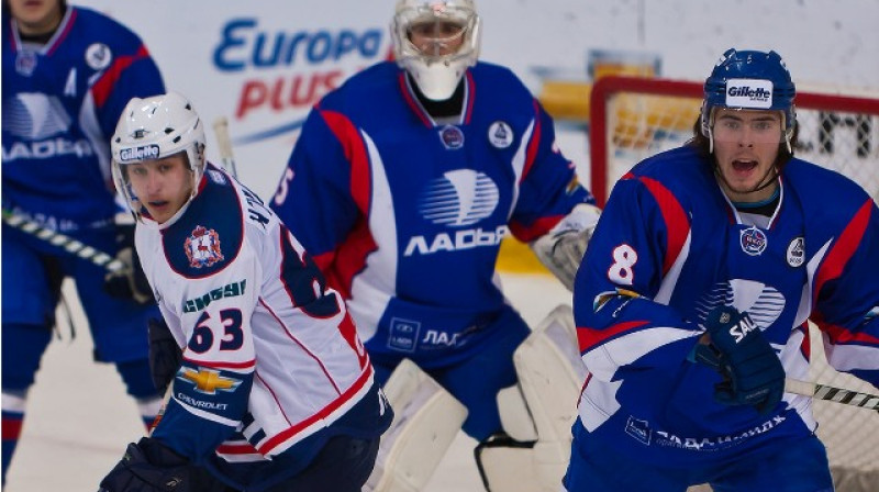 "Ladia" komanda aizsardzībā
Foto: MHL