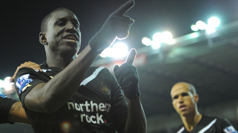Demba Bā rezultatīvāko spēlētāju sarakstā šovakar pacēlās uz piekto vietu
Foto: AFP/Scanpix