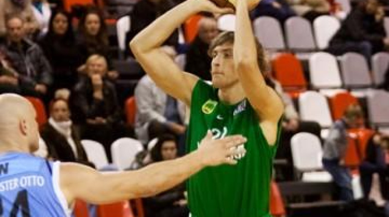 Ernests Kalve valmieriešiem palīdzēja tikt pie divām uzvarām.
Foto: Jānis Priedītis, bkvalmiera.lv