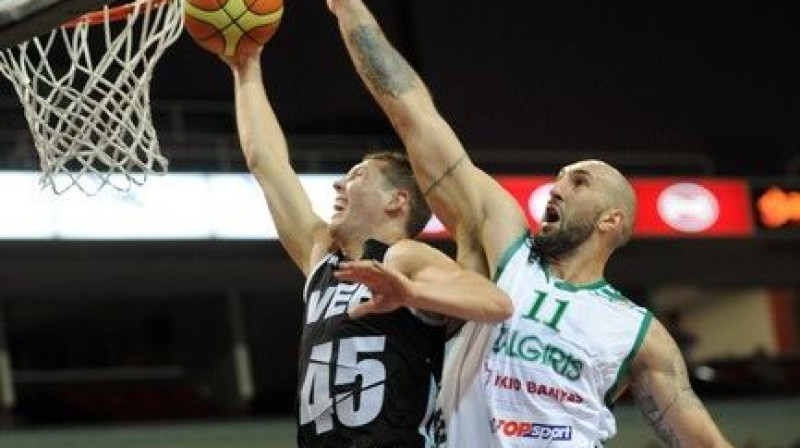 Dairis Bertāns 
Foto: Romāns Kokšarovs, Sporta Avīze, f64