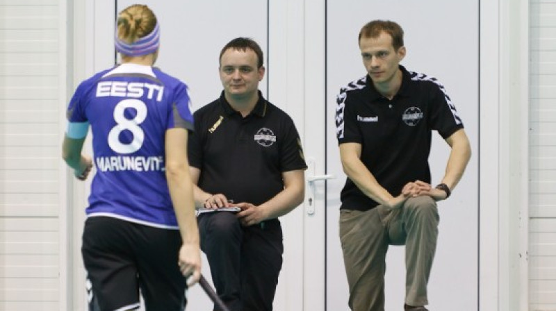 Igaunijas izlases galvenais treneris Taliss Molders (no labās) un bijušais galvenais treneris Risto Lalls
Foto: Mārtiņš Šults