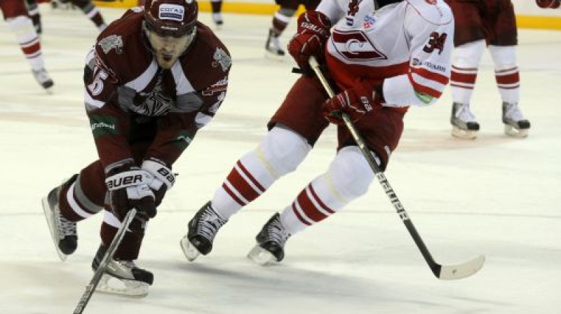 Mārtiņš Karsums guvis vārtus pēdējās divās spēlēs un ar 11 rezultatīviem raidījumiem ir "Dinamo" labākais snaiperis
Foto: Romāns Kokšarovs, Sporta Avīze, f64