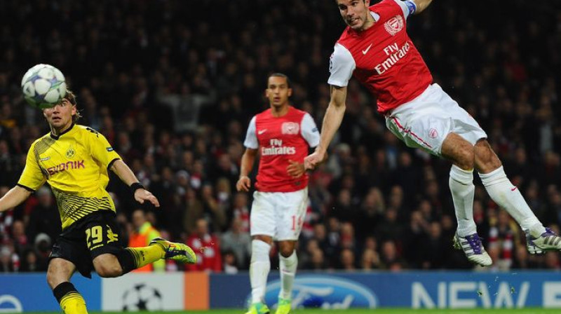 Robins van Persijs uzbrukuma smailē
Foto: uefa.com