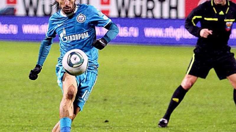 Migels Dani lietainajā laikā guva "Zenit" pirmos vārtus
Foto: championat.ru