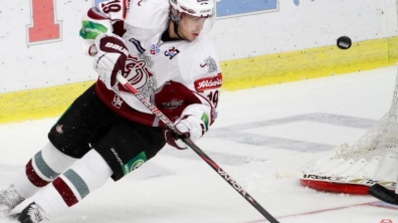 Miķelis Rēdlihs taisa rezultātu. foto avots: hcvityaz.ru
