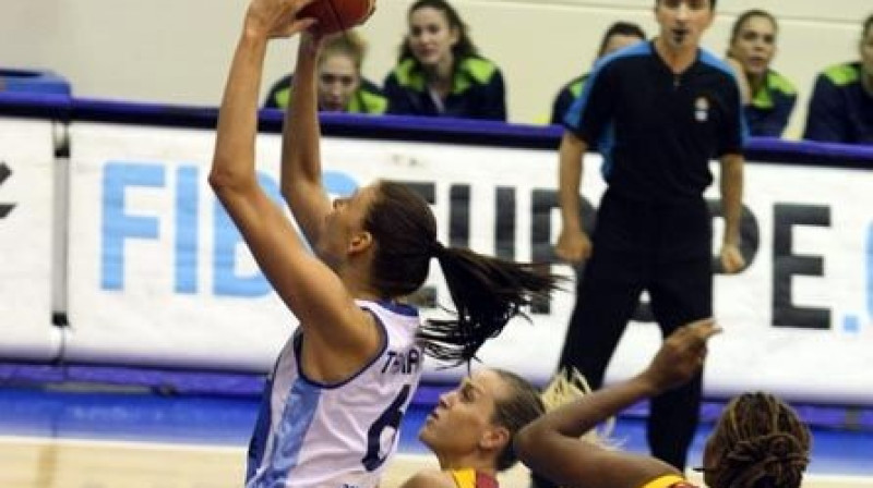 Zane Tamane spēlē ar Orenburgas "Nadežda" komandu
Foto: www.fibaeurope.com