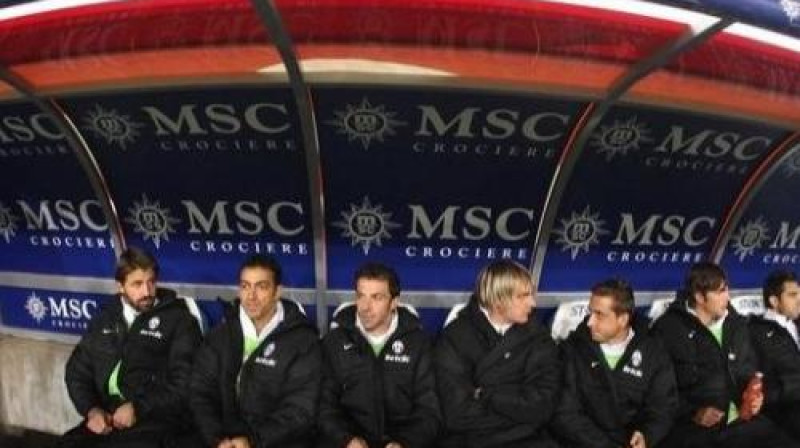 Šajā sezonā del Pjēro (trešais no kreisās) vairāk laika pavada uz rezervistu soliņa
Foto: AFP/Scanpix