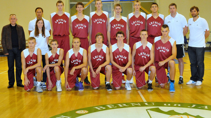 Latvijas U18 izlase.
Foto: Romualds Vambuts