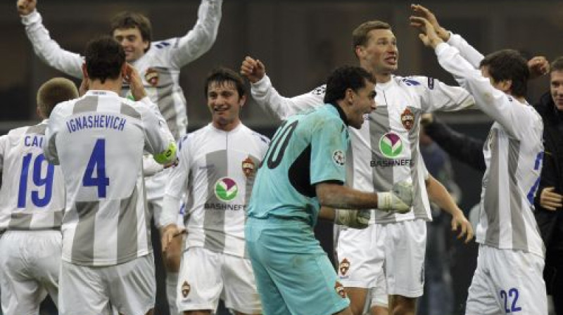 Aleksandrs Cauņa līksmo kopā ar CSKA
Foto: AP/Scanpix