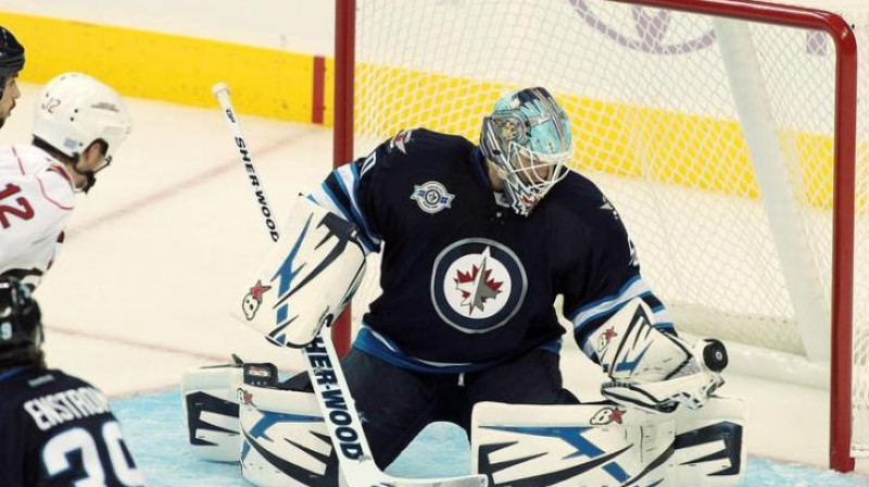 Kriss Meisons "Jets" vārtos atvairīja 23 no 25 pretinieku metieniem
Foto: Marianne Helm/Getty Images