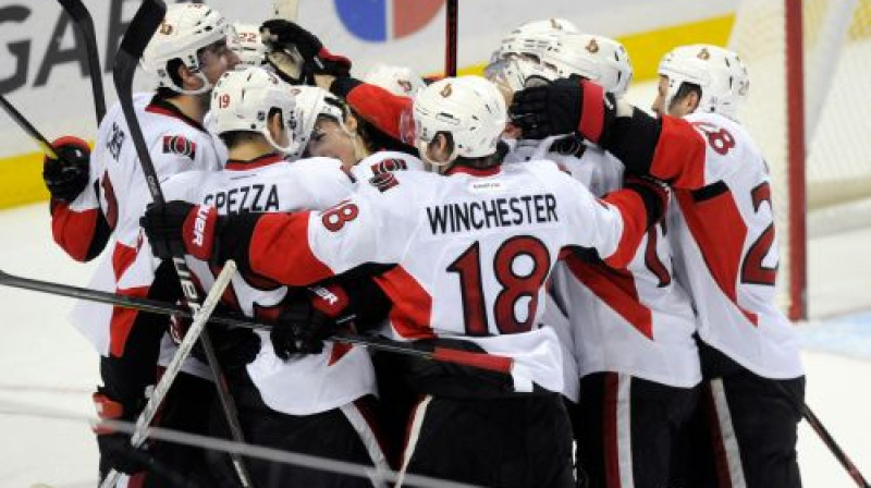 "Senators" hokejisti līksmo
Foto: AFP/Scanpix