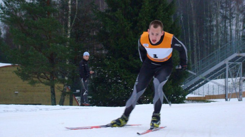 Pateicoties lielajam pārsvaram 10km distancē, Arnis Pētersons uzvarēja arī kopvērtējumā. Foto: Infoski.lv