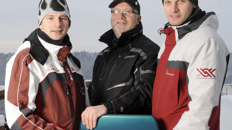 Martins, Dainis un Tomass Dukuri
Foto: Romāns Kokšarovs, "Sporta Avīze", f64