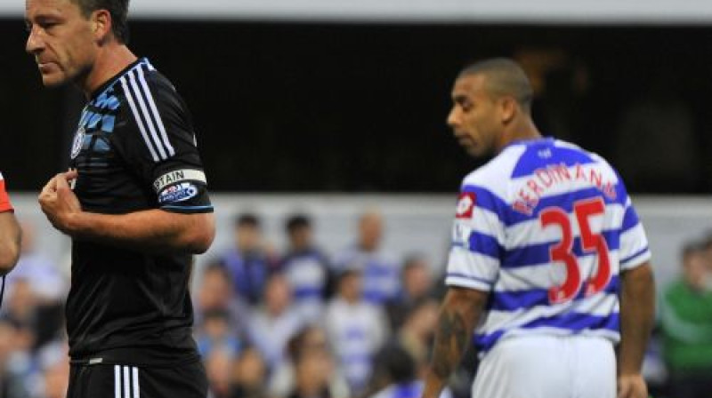 Džons Terijs un Antons Ferdinands
Foto: Reuters/Scanpix