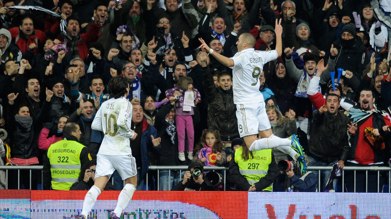 Karims Benzemā pēc uzvaras vārtu gūšanas 
Foto: AFP/Scanpix