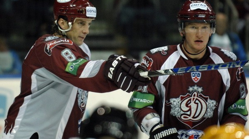 Sandis Ozoliņš un Marsels Hosa
Foto: Romāns Kokšarovs, Sporta Avīze, f64