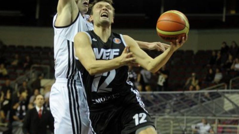Kristaps Janičenoks ar precīzu soda metienu nespēja atnest uzvaru
Foto: Romāns Kokšarovs, Sporta Avīze, f64
