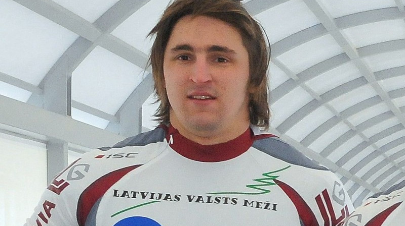 Oskars Melbārdis noteikti cerēja uz stabilāku sezonu. Tāpat kā pārējie ledus trašu sportisti. 
Foto: Romualds Vambuts, Sportacentrs.com