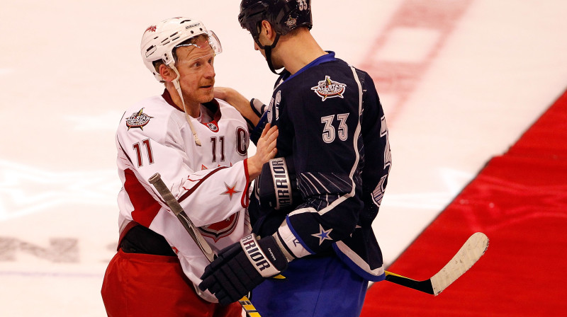 Daniels Alfredsons un Zdeno Hāra
Foto: AFP/Scanpix