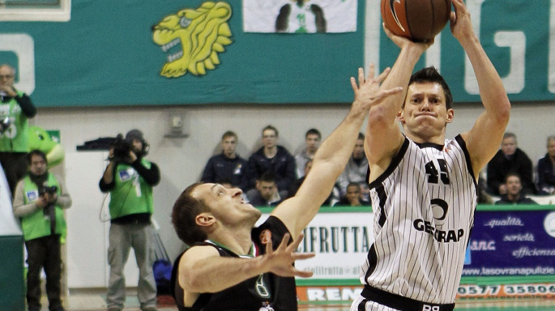 Jānis Blūms Eirolīgas "Top 16" spēlē pret Itālijas čempioniem "Montepaschi Siena"
Foto: AFP/Scanpix