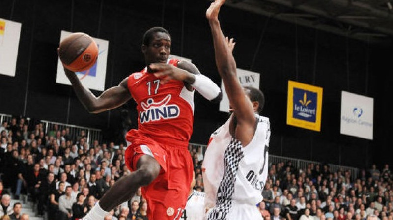 Patriks Beverlijs "Olympiacos" sastāvā Eirolīgas spēlē pret "Orleans"
Foto: AFP/Scanpix