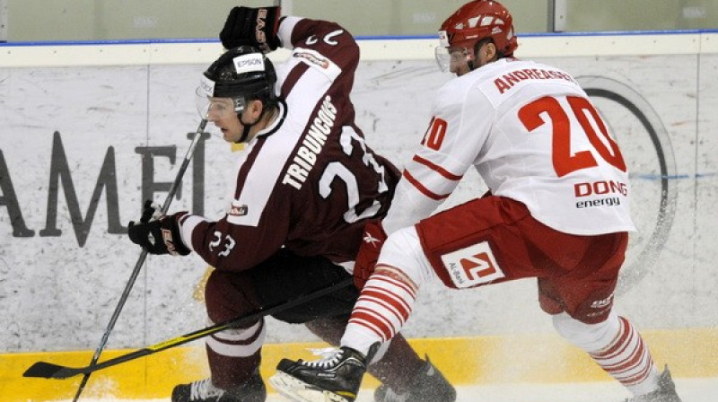 Atvars Tribuncovs cīņā pret Mortenu Andreasenu. Foto: Romāns Kokšarovs, Sporta Avīze/f64