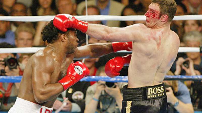 Lenokss Lūiss un Vitālijs Kļičko 2003.gada cīņā
Foto: AP/Scanpix