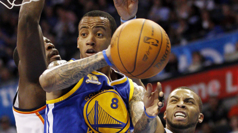 Monta Eliss paspēja iemest 11 punktus pirms savainoja ceļgalu 
Foto: AP/Scanpix