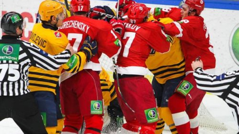 Epizode no vakardienas spēles
Foto: hcvityaz.ru