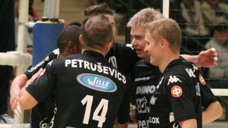 Aivars Petruševics ar komandas biedriem
Foto: mestaruusliiga.fi