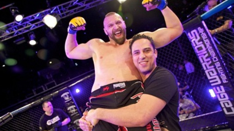 Andreas Kraniotakes pēc uzvaras
Foto: cagewarriors.com
