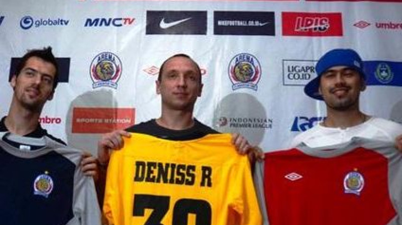 Deniss Romanovs tiek prezentēts presei