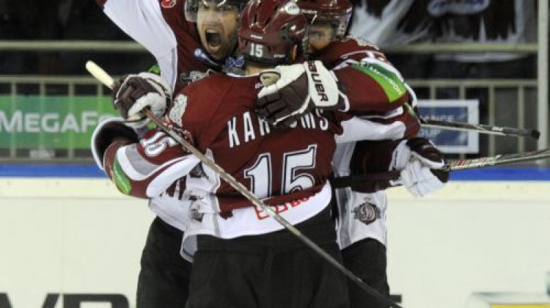 "Dinamo" uzbrukums šobrīd balstās uz pirmās maiņas pleciem
Foto: Romāns Kokšarovs, Sporta Avīze, f64