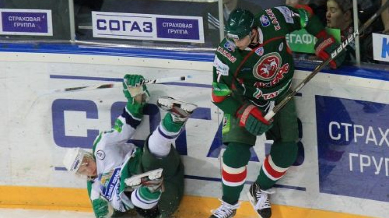 "Salavat Yulaev" uz zemes. Vai spēs piecelties?
Foto: www.ak-bars.ru