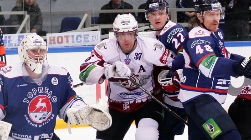 Jānis Sprukts cīņā pie pretinieku vārtiem
Foto: hctorpedo.ru